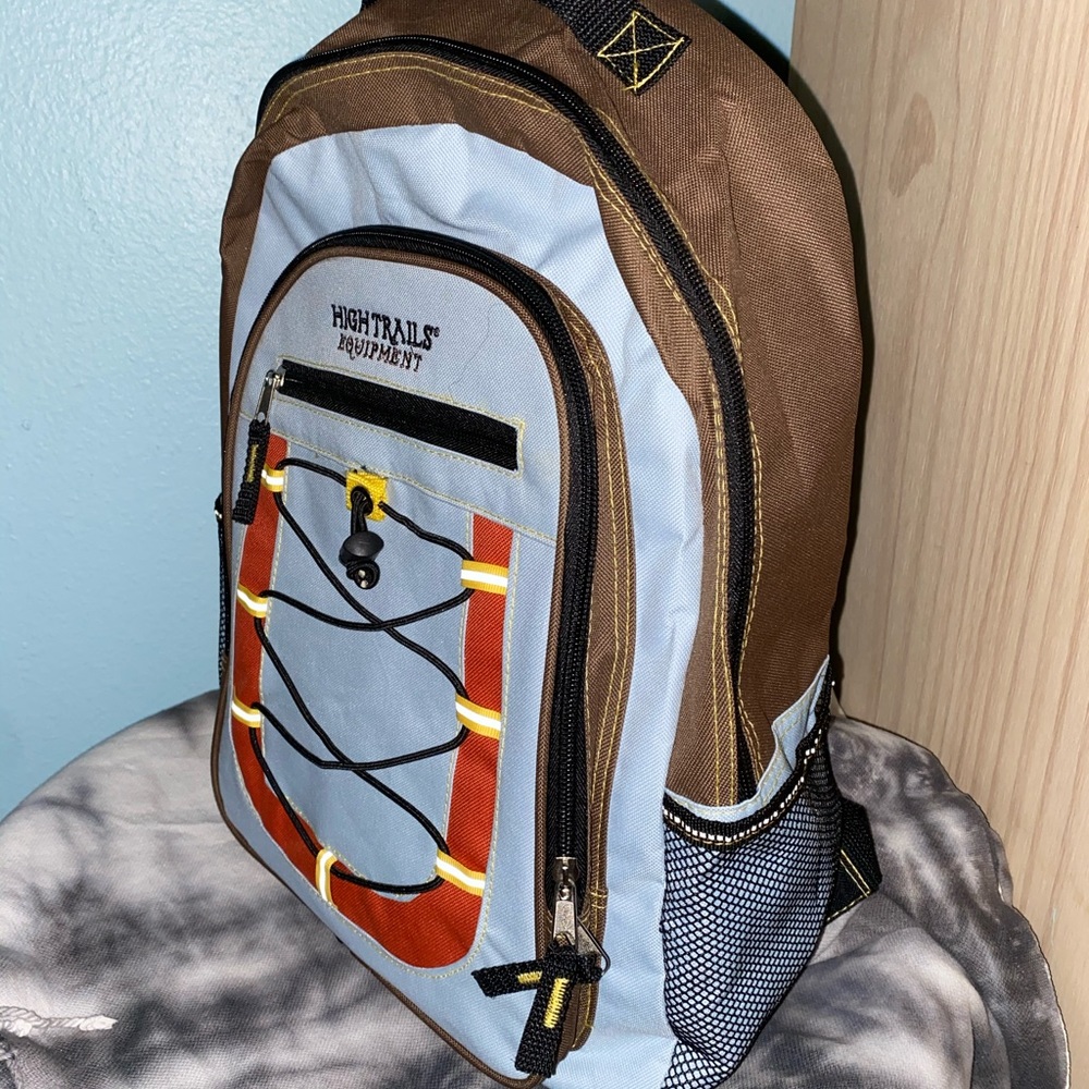 Hiking back pack - Picture 2 of 3